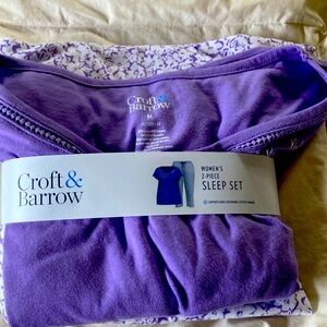 Croft & Barrow NEW Women’s two piece sleep set, Lavender Size Medium.